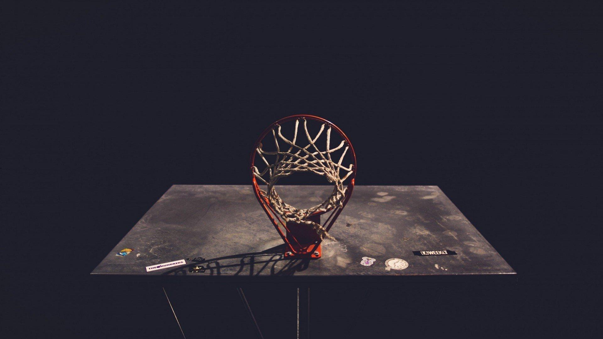 昔日街球王与职业巨星对决回顾，吴悠郭艾伦花式单挑引爆篮球记忆