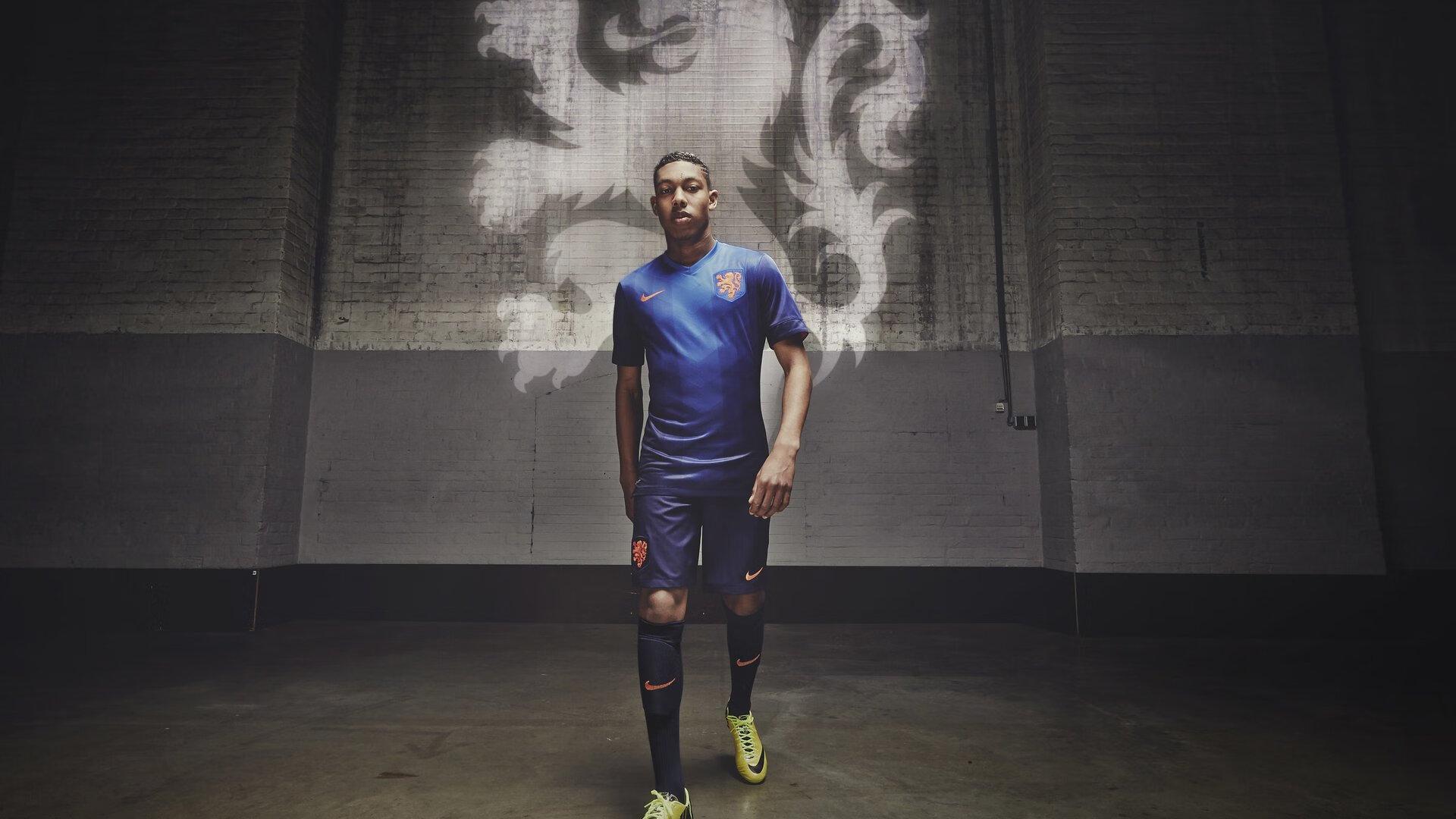 莫兰特闯入斯宾塞赛后采访，暗讽汤普森引发争议